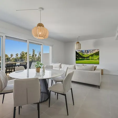 3025 Elegant With Terrace And Pool