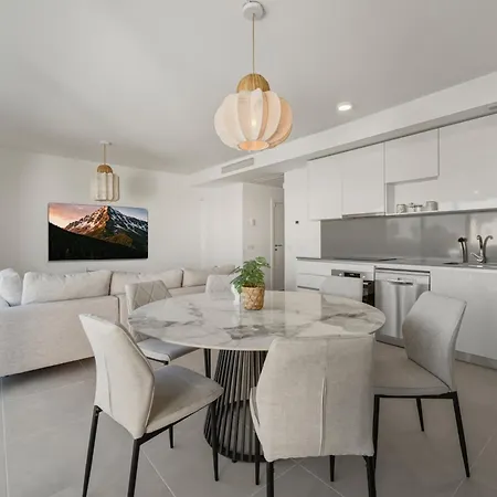 3025 Elegant With Terrace And Pool *